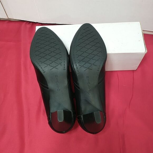 Rialto Stockholm Womans * 8.5M Black Leather Pleated Zip 2.5"Heel Bootie . - Picture 7 of 9